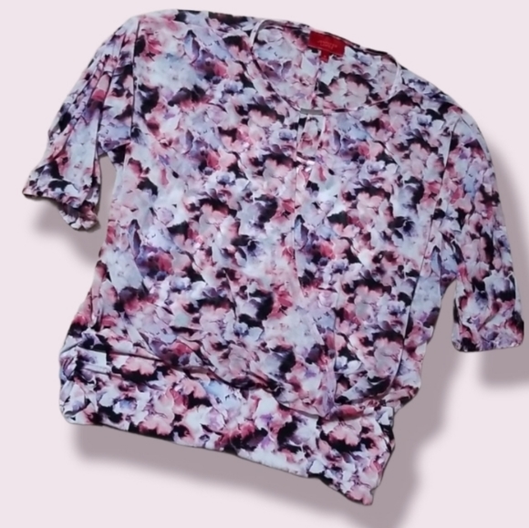 🔥$6 ADD TO BUNDLE/$10..Pastel JENNIFER LOPEZ Floral Wrap Blouse-M - Picture 2 of 7